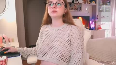 Elise    online show from 10-21-25, 11:33