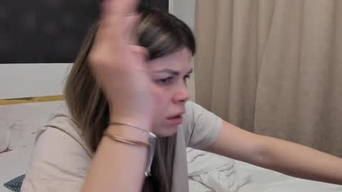 Elly online show from 03-17-26, 08:34