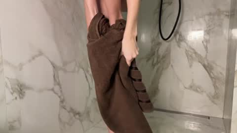 Snapshot of elisonnina chatting on 01-07-25, 01:17 Nina online show from 01-07-25, 01:17