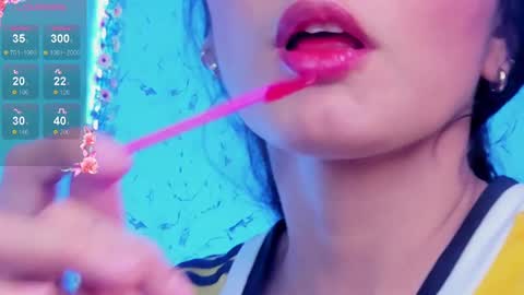 E L I S S A online show from 11-19-25, 02:22