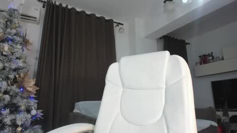 Snapshot of elissavibe chatting on 12-04-24, 01:14 Elisa  Promotion   online show from 12-04-24, 01:14