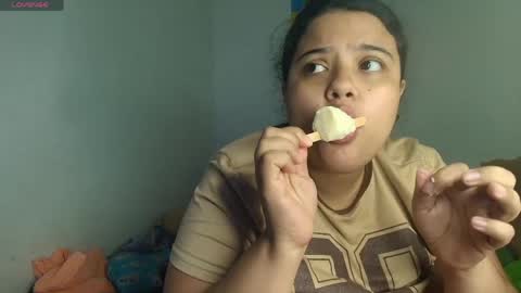 Snapshot of elivanegas chatting on 05-04-26, 02:18 Eli Vanegas online show from 05-04-26, 02:18
