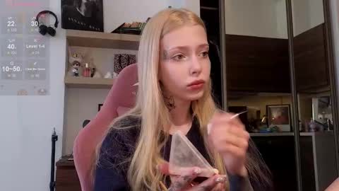 Elizabeth online show from 02-19-26, 10:33