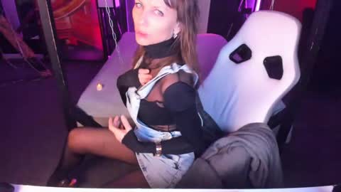 Elizabethangel online show from 02-18-25, 10:38