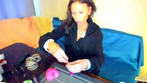 Snapshot of elizabe_th chatting on 06-24-26, 01:37 Elizabethangel online show from 06-24-26, 01:37