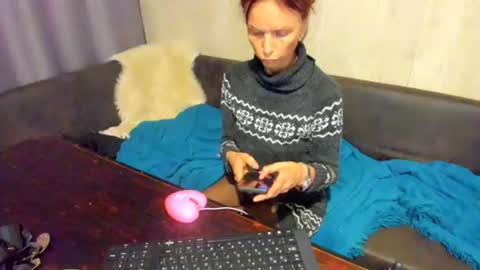Snapshot of elizabe_th chatting on 07-21-26, 08:33 Elizabethangel online show from 07-21-26, 08:33