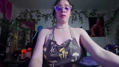 Snapshot of elizabeth77_ chatting on 11-05-25, 11:10 Elizabeth online show from 11-05-25, 11:10