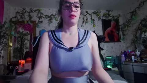 Snapshot of elizabeth77_ chatting on 11-11-25, 11:21 Elizabeth online show from 11-11-25, 11:21