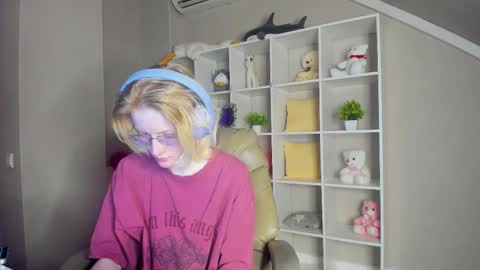 Snapshot of elizabeth_harpper chatting on 11-01-25, 01:07 Elizabeth online show from 11-01-25, 01:07