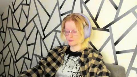 Elizabeth online show from 11-07-25, 01:27