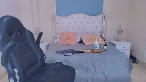Elizabeth  online show from 05-15-26, 11:56