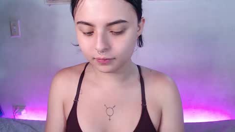 Elizabeth Taylor online show from 02-24-25, 01:24