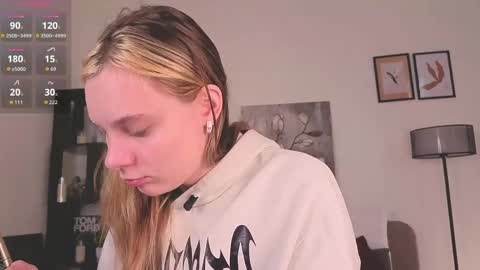Snapshot of elizabethandersen chatting on 05-31-26, 01:14 Elizabeth online show from 05-31-26, 01:14