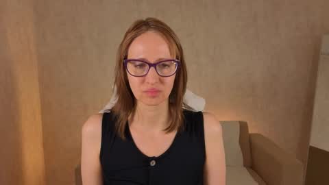 Elizabeth online show from 04-10-26, 01:33