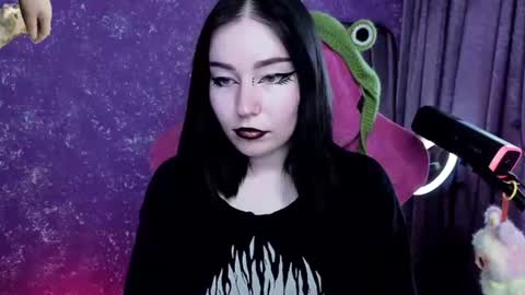 Snapshot of elizabethflowerr chatting on 06-24-26, 01:59 Eli online show from 06-24-26, 01:59