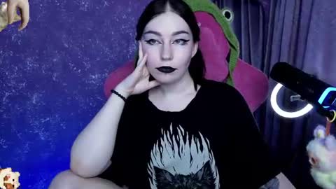 Snapshot of elizabethflowerr chatting on 06-24-26, 03:22 Eli online show from 06-24-26, 03:22