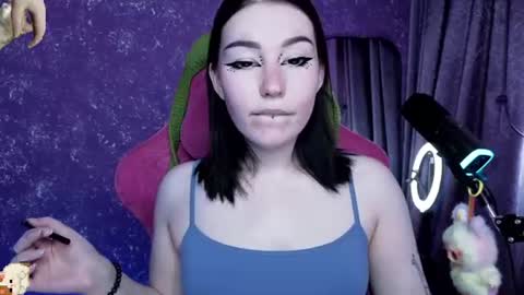 Snapshot of elizabethflowerr chatting on 07-06-26, 01:13 Eli online show from 07-06-26, 01:13