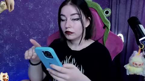 Snapshot of elizabethflowerr chatting on 07-14-26, 02:05 Eli online show from 07-14-26, 02:05