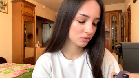 Mia online show from 11-24-25, 10:26