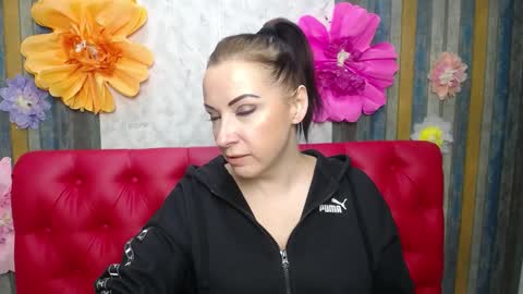 Snapshot of elizabethsho chatting on 03-21-26, 06:22 ElizabethSho online show from 03-21-26, 06:22