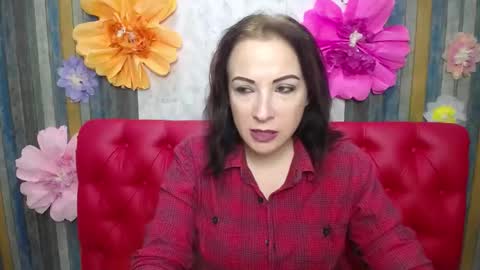 Snapshot of elizabethsho chatting on 03-24-26, 06:13 ElizabethSho online show from 03-24-26, 06:13