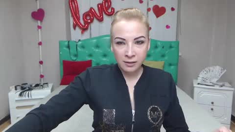 Snapshot of elizabethsho chatting on 05-02-26, 05:18 ElizabethSho online show from 05-02-26, 05:18