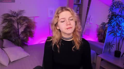 Snapshot of elizabethvane chatting on 05-16-26, 05:37 Elizabeth online show from 05-16-26, 05:37
