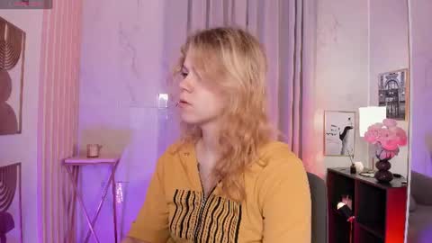 Elizabeth online show from 07-02-26, 05:35