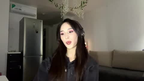 Snapshot of elizabetswan chatting on 04-14-26, 11:38 Elizabet online show from 04-14-26, 11:38