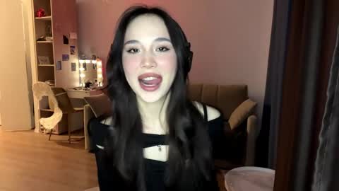 Snapshot of elizabetswan chatting on 04-25-26, 10:51 Elizabet online show from 04-25-26, 10:51