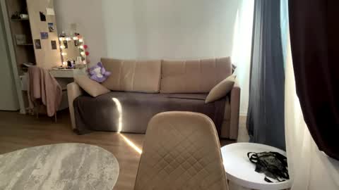 Snapshot of elizabetswan chatting on 05-16-26, 05:26 Elizabet online show from 05-16-26, 05:26