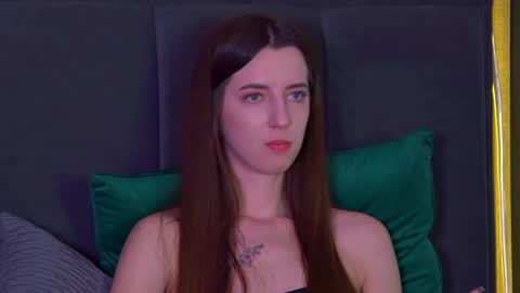 Elizabet online show from 01-17-25, 08:24