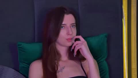 Elizabet online show from 01-17-25, 11:27