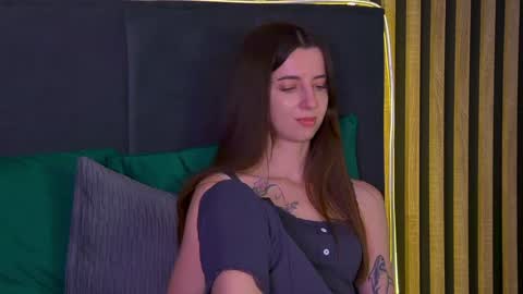 Elizabet online show from 01-30-25, 06:32