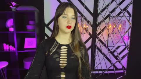 Snapshot of elizamild chatting on 11-13-25, 02:16 Eliza online show from 11-13-25, 02:16