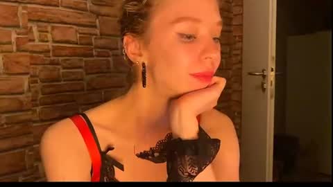 Snapshot of elizastorm chatting on 07-05-26, 10:06 Eliza online show from 07-05-26, 10:06