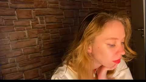 Snapshot of elizastorm chatting on 07-08-26, 07:18 Eliza online show from 07-08-26, 07:18
