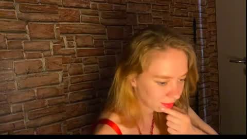Snapshot of elizastorm chatting on 07-14-26, 06:35 Eliza online show from 07-14-26, 06:35