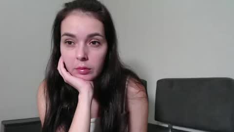 Snapshot of elizbetfox chatting on 10-21-25, 06:41 elizbetfox online show from 10-21-25, 06:41