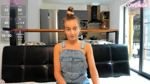 Eliz                               online show from 10-23-25, 08:57