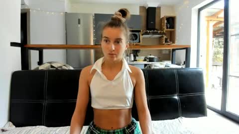 Eliz                               online show from 03-24-26, 11:26