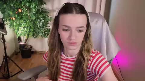 Snapshot of elizzza_ chatting on 07-04-26, 05:13 elizzza_ online show from 07-04-26, 05:13