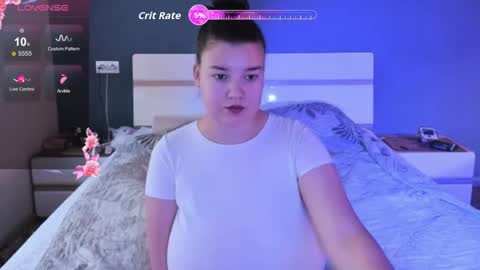 Lina online show from 11-18-25, 12:20