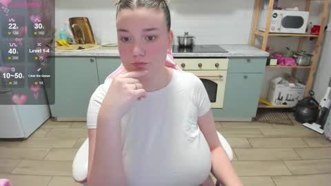 Lina online show from 03-05-26, 07:37