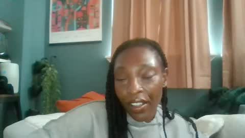 Snapshot of ella5eju chatting on 09-10-25, 08:42 GFE online show from 09-10-25, 08:42