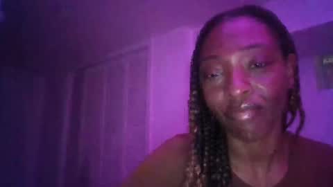 Snapshot of ella5eju chatting on 09-21-25, 05:14 GFE online show from 09-21-25, 05:14