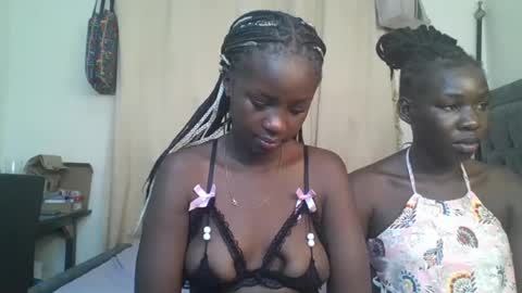 ella8_ online show from 06-19-26, 09:40