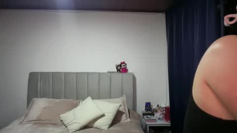 Snapshot of ella_aq chatting on 04-23-26, 05:41 Ella online show from 04-23-26, 05:41