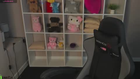 Ella online show from 07-05-26, 04:58