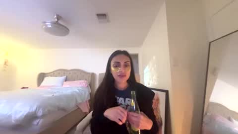 ella_ella_ella_ay online show from 11-11-25, 04:34